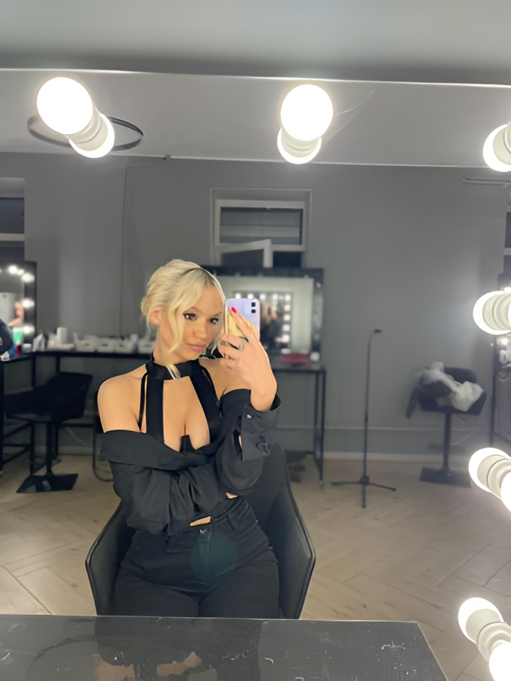 Рада привлекальеная девушка из Шарья цена от 4000 руб