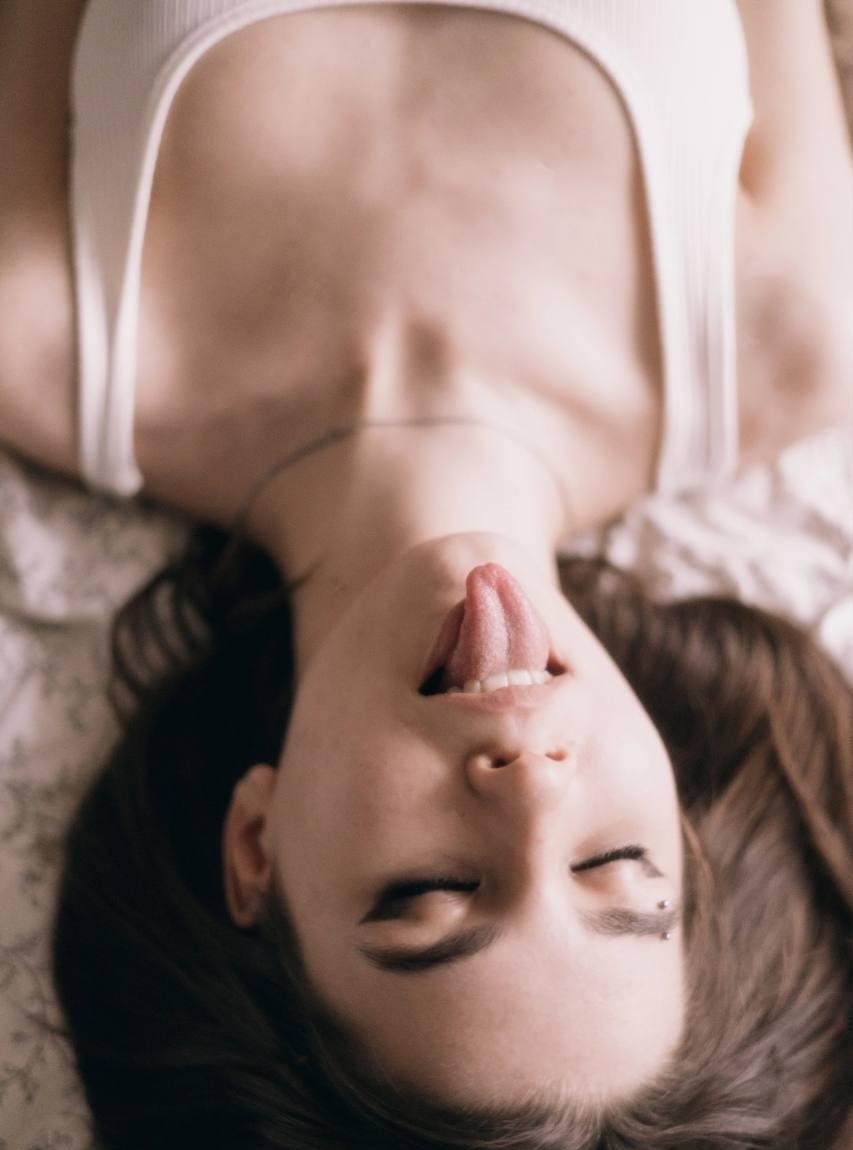 Юлия привлекальеная девушка из Шарья цена от 6000 руб