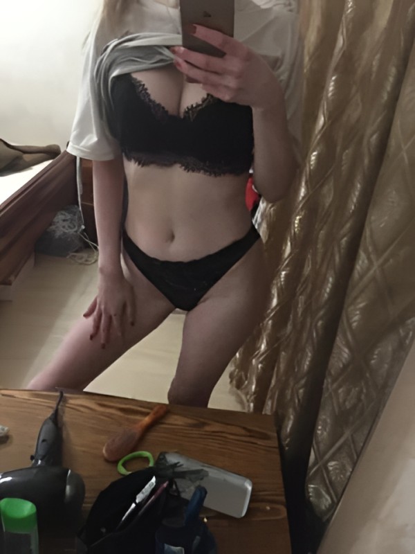 Лина привлекательная девушка из Шарья цена от 4000 руб