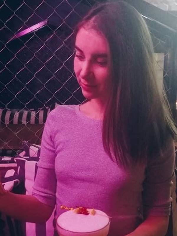 Яна привлекательная девушка из Шарья цена от 3000 руб